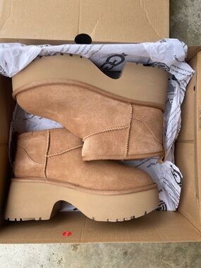 NWT UGG Classic Ultra Mini New Heights Chestnut Womens Size 9 Boot Platform